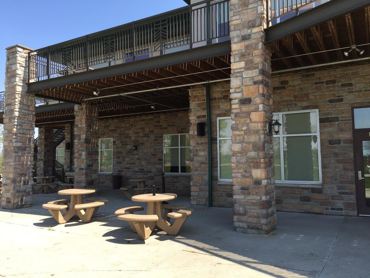 Cobblestone Inn & Suites - Denison | Majestic Hills Exterior photo